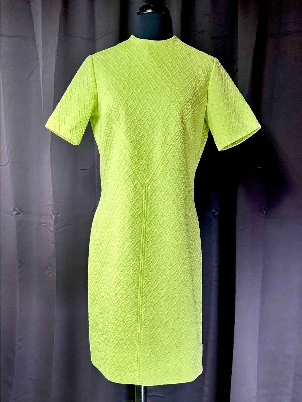 Late 60s Textured Lime Green Short-Sleeve Dress Poly-knit Chevron Medium Large